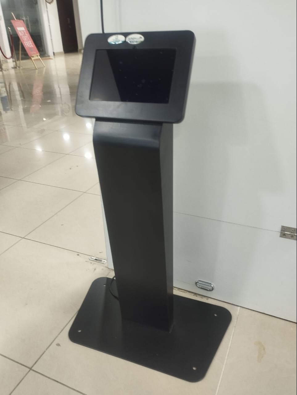 Feedback kiosk 18.5 Inch